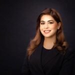 Nida Waseem Costumer